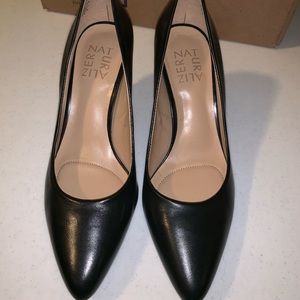 Naturalizer pumps/heels